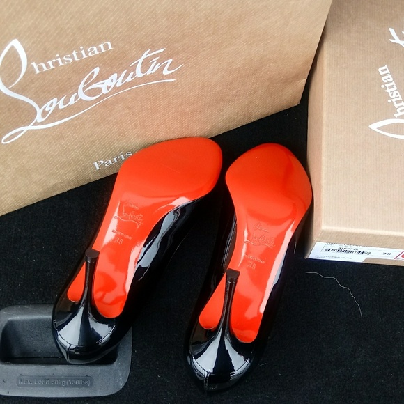 Christian Louboutin - Picture 2 of 3